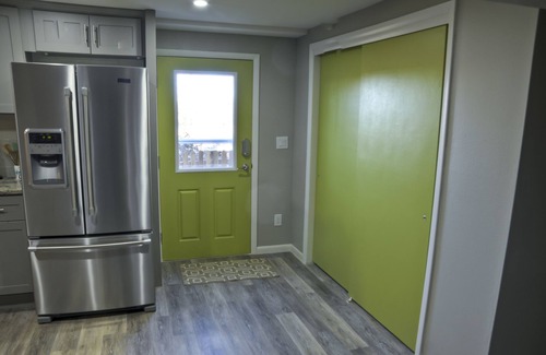 Scenic Heights Apartment | Modern Executive Apartment, Full Kitchen, Hot Tub