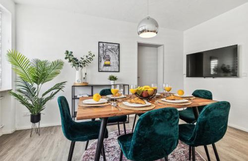 Homburg Apartment | Modern Family & Business Apartment in Homburg - ruhig gelegen - 3 SZ - bis zu 6 Pers - Balkon - Badewanne - WLAN 250 Mb - Parkplätze - Self-Check-in