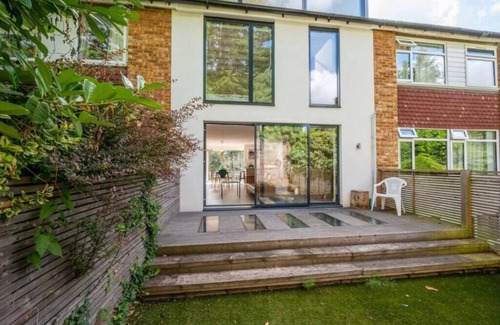 Wimbledon House | Modern Family home in Wimbledon Village with Private Parking