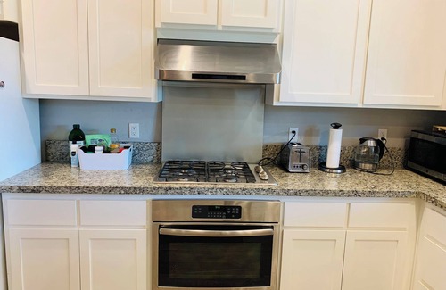 Columbia House | Modern family home in a quiet neighborhood near Bethel! 4 bedrooms and 3 baths!
