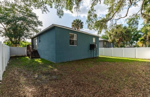 Port Tampa City House | Modern Family Home in South Tampa with Fenced-in Backyard Nearby MacDill AFB