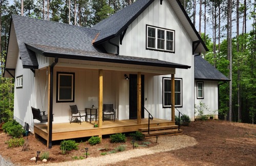 Mill Spring House | Modern Farmhouse -15 min to Tryon International Equestrian Center