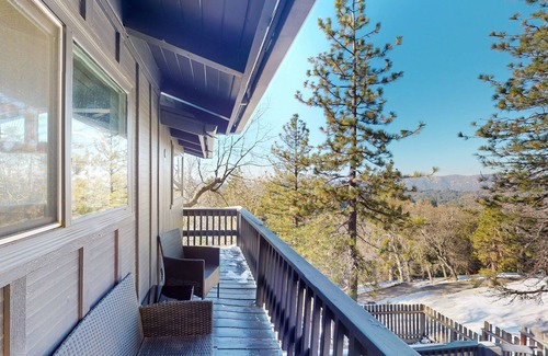Crestline Cabin | Modern farmhouse cabin w/multiple decks, a fireplace & A/C-close to outdoor fun