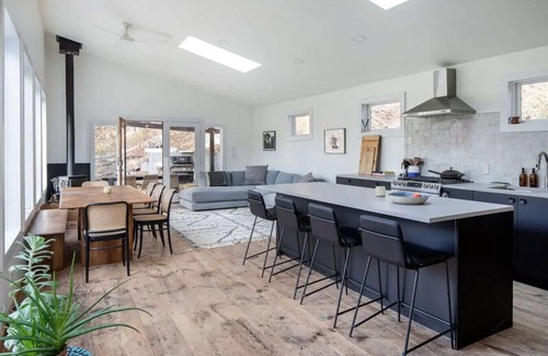 Shady House | Modern Farmhouse w/Heated Pool & Creek Access