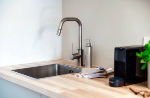 Como Apartment | Modern flat close to the walled city of Como (Floristeria Apartment)