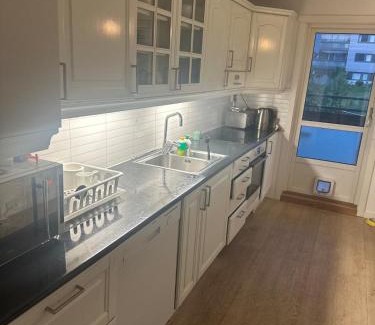 Alna Apartment | Modern Flat Near Metro Garage 85SM