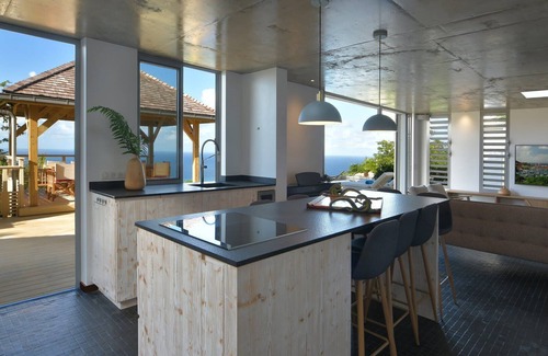 Vitet Villa | Modern Four-Bedroom Villa in Vitet