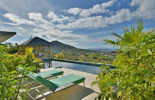 Vitet Villa | Modern Four-Bedroom Villa in Vitet