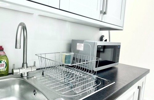 Maidstone Apartment | Modern Fully Equipped Loft Studio MAIDSTONE *CITY CENTRE*