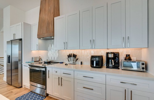 Terramar Beach Cottage | Modern Galveston Vacation Rental: Steps to Beach!