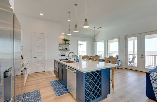 Terramar Beach Cottage | Modern Galveston Vacation Rental: Steps to Beach!