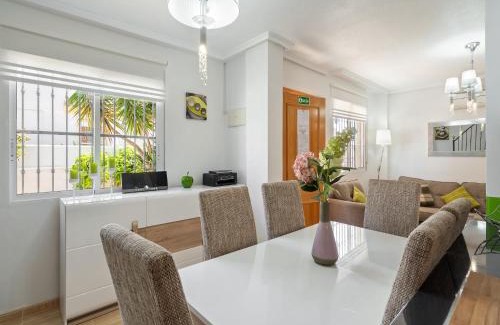 Lo Crispin House | Modern Garden Home, Algorfa