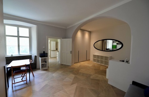 Wieden Apartment | Modern gem of an old building