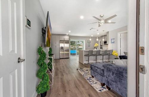 Riviera Beach House | Modern getaway near the beach with room for a boat