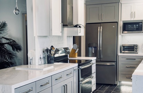 Ventura House | Modern Glam Beach House in Ventura, CA! Stunning Kitchen & Bathroom!