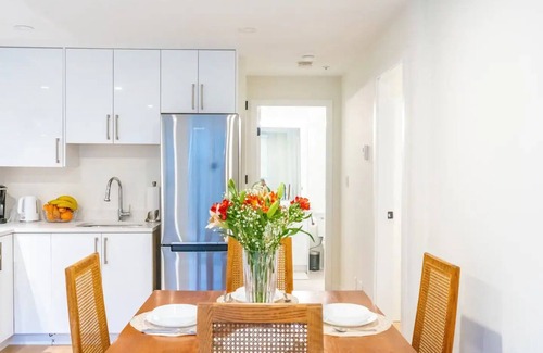 Kitsilano House | Modern Guest Suite in Kitsilano