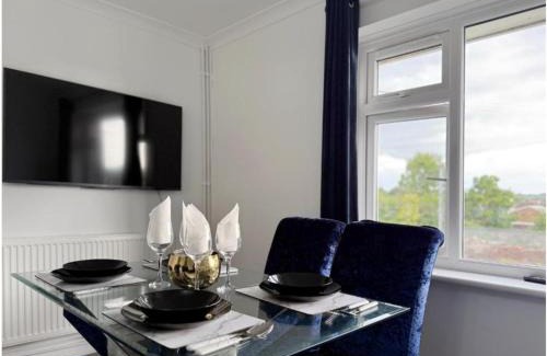 Luton Apartment | Modern Haven