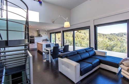 Costa Cunit Villa | Modern Hilltop Haven w/private pool 7km to beach!