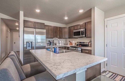 Rapid City House | Modern Hills Home + Hot Tub