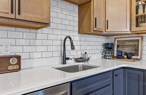Williamsburg Apartment | Modern + Historic - "Williams Suite" Overlooking DT Williamsburg, IA