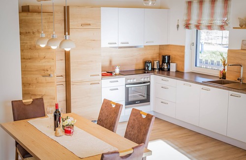 Sankt Georgen am Reith Apartment | Modern holiday apartment (85 sqm) with sun terrace and carport