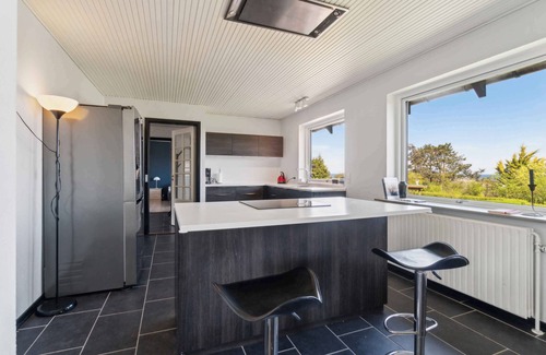 Sandkaas Villa | Modern holiday home with sea view in Tejn