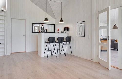 Mommark Strand House | Modern holiday home with pool, activity room, WiFi, oven and large kitchen