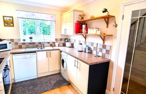 Perranporth House | Modern holiday home, a few minutes walk to the beach