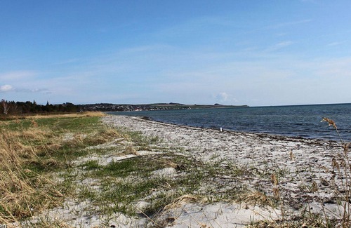 Skodshoved House | Modern holiday home in the first row to the beach on the beautiful Baltic Sea coast