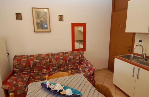 Rosapineta Apartment | Modern holiday home apartment in Rosolina with coastal view