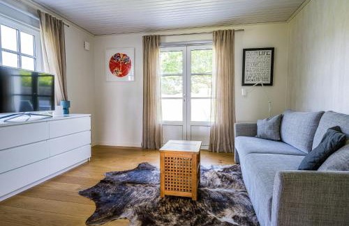 Drottningskar House | Modern Holiday Home With View And Boat In Aspö
