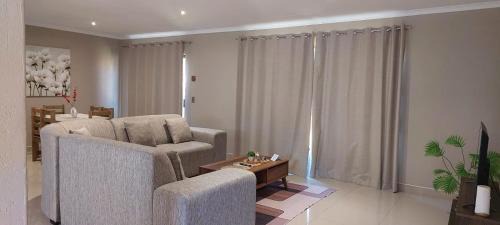 Zeerust Apartment | Modern Home Accommodation
