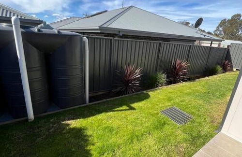 Mansfield House | Modern home away from home