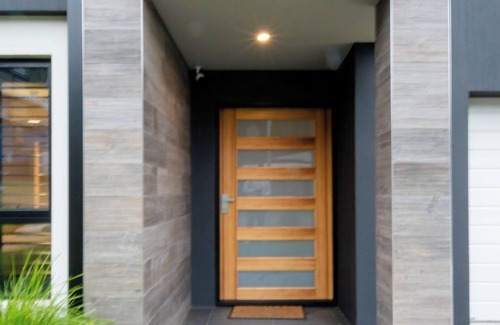 Newstead Apartment | Modern Home for Large Groups or Families