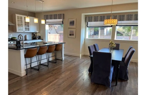 Sumner House | Modern home in downtown Sumner, WA
