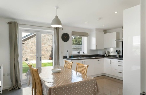 North Buckland House | Modern Home with Parking, nr Saunton Sands