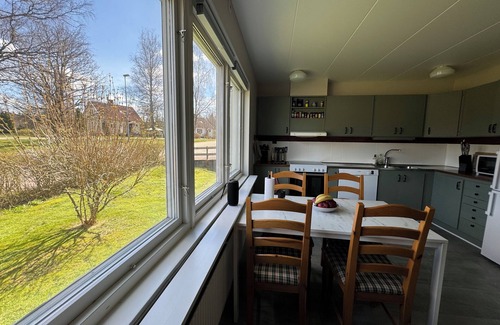 Alvsered House | Modern house for 6 people - close to Gekås Ullared