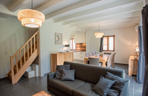 Lacapelle-Marival House | Modern house on small holiday park with pool