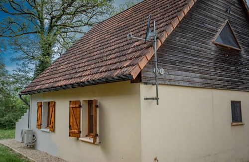 Lacapelle-Marival House | Modern house on small holiday park with pool