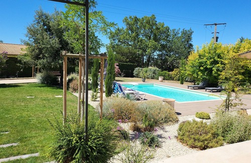 Malemort-du-Comtat House | Modern house in a quiet area near Mont Ventoux