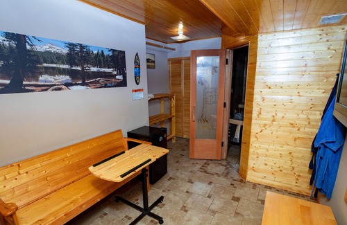 Fairfax House | Modern House ❤ Heated Pool ❤ Safe & Family Friendly Place ❤ Sauna ❤ 3 Car Garage