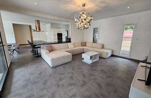 Avignon Villa | Modern house in Avignon with large swimming pool