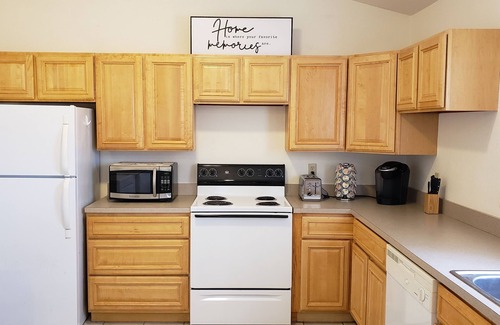 Gainesville House | 🌟 Modern House Minutes from Downtown Gainesville, UF, VA & More! 🏡✨