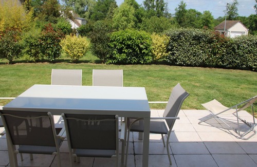 Mignieres Cottage | Modern house near Chartres with private parking