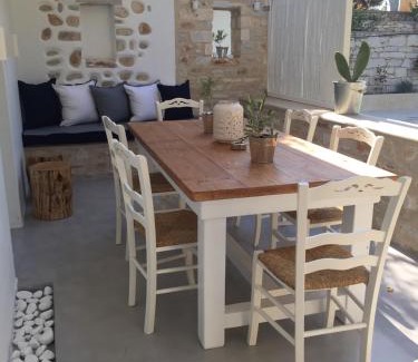 Paros House | Modern House near Parikia with 3 bedrooms & 2 bath