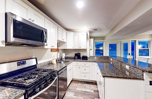 Mountainside House | Modern house on the lake with private dock, hot tub, air hockey & central AC