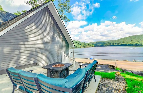 Mountainside House | Modern house on the lake with private dock, hot tub, air hockey & central AC