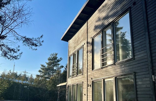 Nacka Municipality House | Modern House With 8 Beds for a Pleasant Holoiday