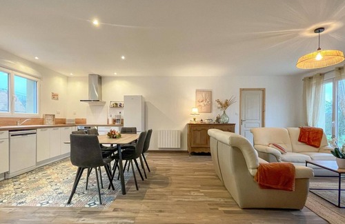 Bailleul Cottage | Modern house with terrace, garden, and WIFI, near hiking trails