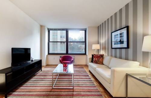 Downtown Jersey City Apartment | Modern Jersey City One Bed in Luxury Building
